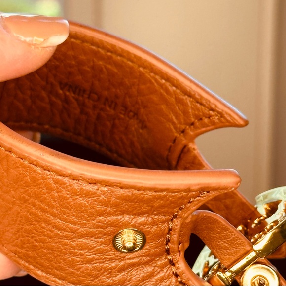 Tory Burch - Reva Logo cuff bracelet, brown leather and gold hardware - Picture 8 of 9